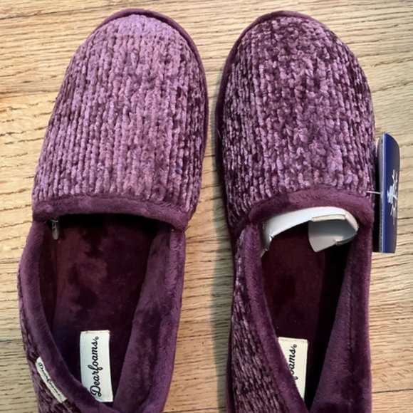 Dearfoams Slippers - Picture 1 of 2